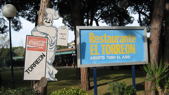 Carteles del restaurante EL TORREÓN de Gavà Mar (25 de diciembre de 2007)